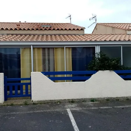 Holiday home La Maison Bleue 2 A 5 Pers 200m