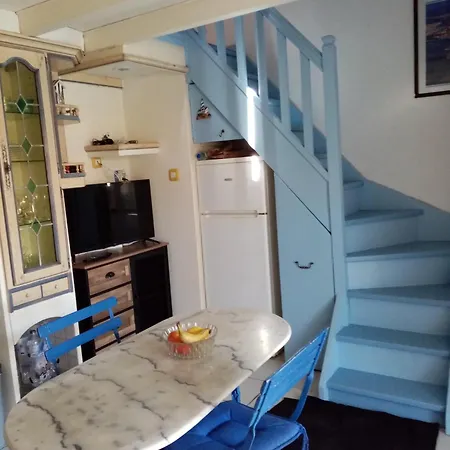 La Maison Bleue 2 A 5 Pers 200m Holiday home *